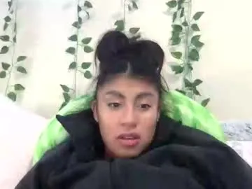 little_effy18_ chat room preview Image 12