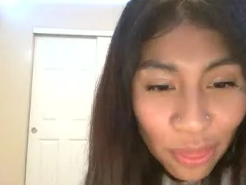 little_effy18_ chat room preview Image 4