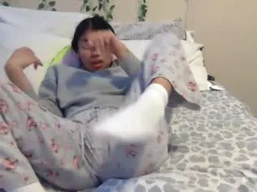 little_effy18_ chat room preview Image 7