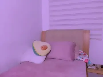 milly_shy – webcam model profile photo Image 11