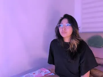 milly_shy – webcam model profile photo Image 9