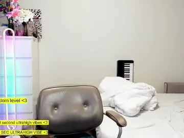 scarlettt_moon chat room preview Image 8