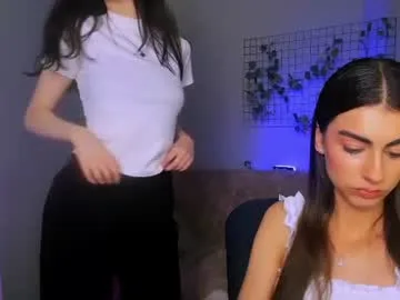 sareandrob – webcam model profile photo Image 11