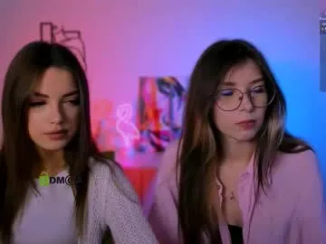 queenafina – webcam model profile photo Image 6