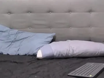 sigmasian – webcam model profile photo Image 2