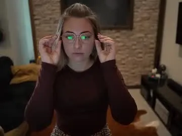 sareandrob – webcam model profile photo Image 12