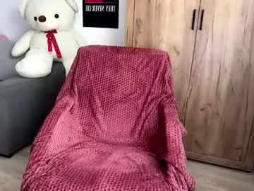 little_effy18_ chat room preview Image 11