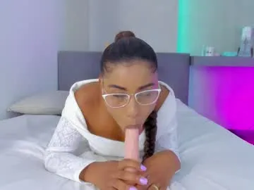 lesly_santodomingo – webcam model profile photo Image 5