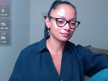 sareandrob – webcam model profile photo Image 10