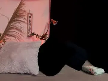 annatigarr – webcam model profile photo Image 8