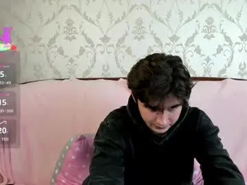 thifa2x – webcam model profile photo Image 11