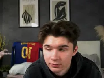 thifa2x – webcam model profile photo Image 2