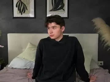 thifa2x – webcam model profile photo Image 3