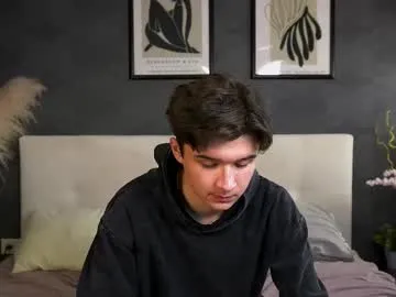 thifa2x – webcam model profile photo Image 4