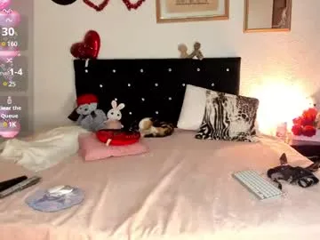 little_effy18_ chat room preview Image 11