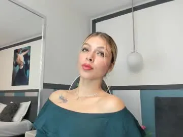 tarawhite_ chat room preview Image 18