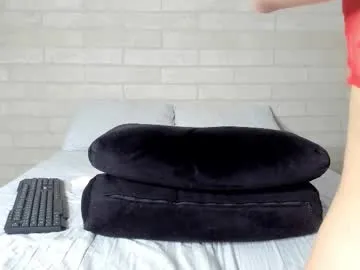 milly_shy – webcam model profile photo Image 15