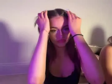 shinyways – webcam model profile photo Image 16