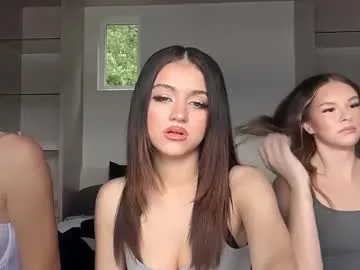 shinyways – webcam model profile photo Image 7