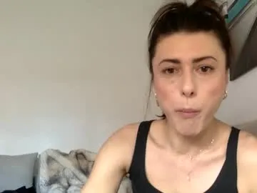 your_priya_77 – webcam model profile photo Image 17