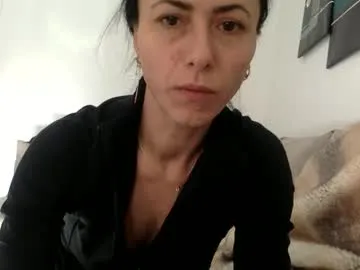 your_priya_77 – webcam model profile photo Image 4