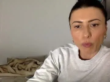 your_priya_77 – webcam model profile photo Image 9