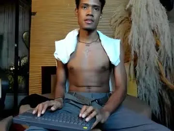 gina_akemi – webcam model profile photo Image 2