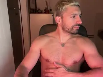 BombshellChasity chat room preview Image 19