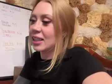 taylorxxxrae chat room preview