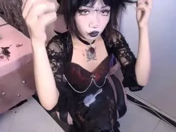 redhead_shark – webcam model profile photo Image 18