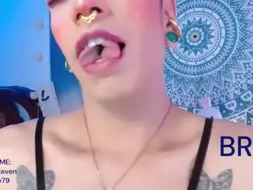 little_effy18_ chat room preview Image 15