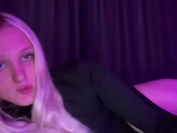 merrilyn – webcam model profile photo Image 3