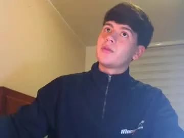 sareandrob – webcam model profile photo Image 6