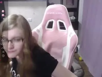 queeneliaa_ – webcam model profile photo Image 13