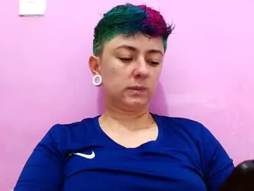 tarawhite_ chat room preview Image 10