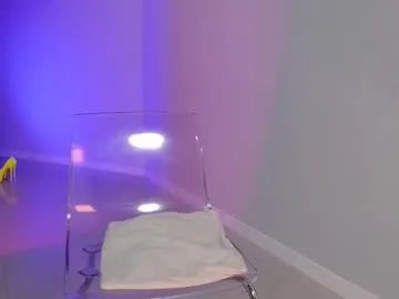 little_effy18_ chat room preview Image 5