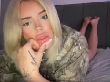 sladkoezka – webcam model profile photo Image 2