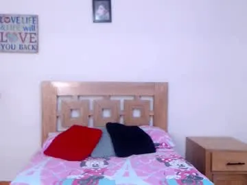 viola_1 chat room preview Image 5