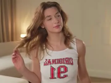 queenafina – webcam model profile photo Image 12