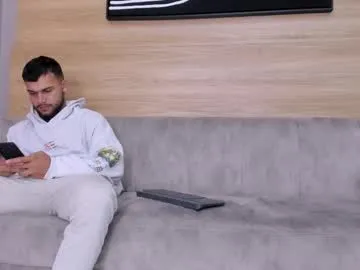 alyonaqueen_ chat room preview Image 6