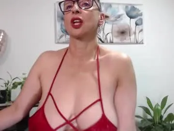 amazing_bitch chat room preview Image 6