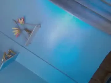 little_effy18_ chat room preview Image 7