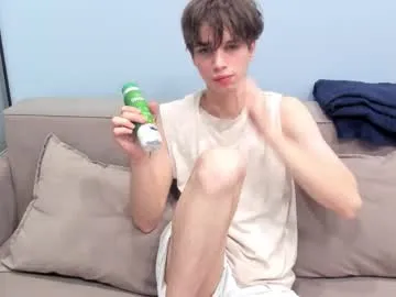 little_effy18_ chat room preview Image 13