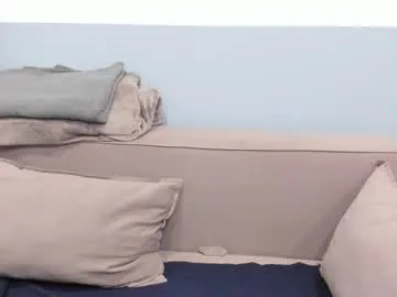 little_effy18_ chat room preview Image 4