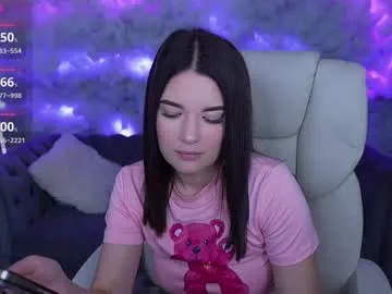 tarawhite_ chat room preview Image 2