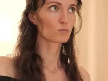 little_effy18_ chat room preview Image 10