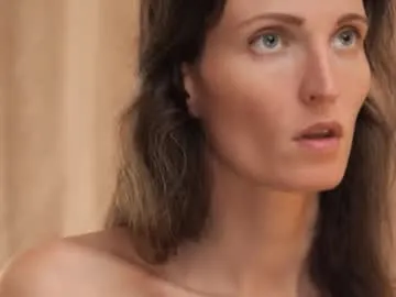 little_effy18_ chat room preview Image 13