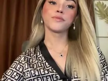 little_effy18_ chat room preview Image 2