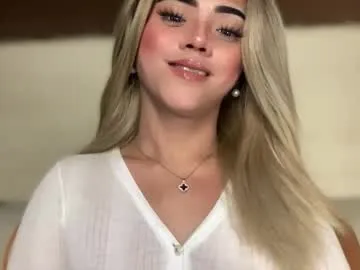 little_effy18_ chat room preview Image 3