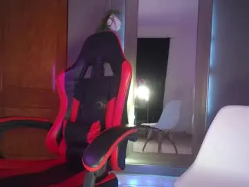 lia_xiomy_ chat room preview Image 15